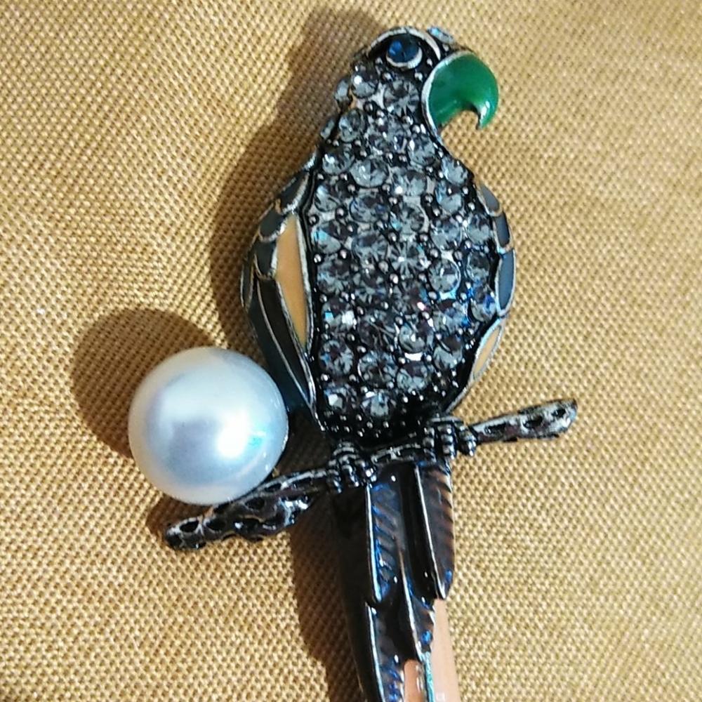 Parrot Freshwater Pearl Brooch Pin NWOT - Picture 2 of 9